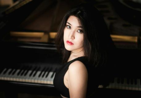 Gulmira Issabekova